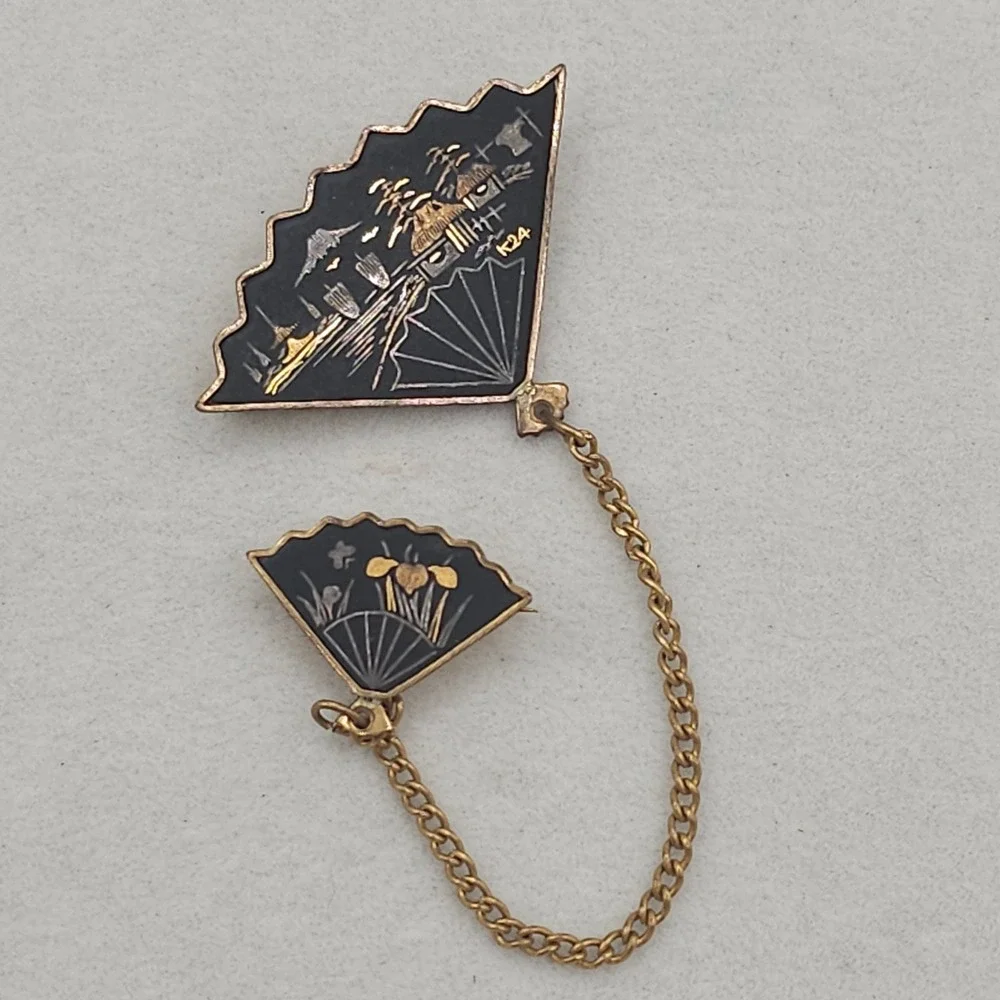 Vintage Japanese Damascene Fan Brooches Sweater Guard K24 Inlay Landscape Japan